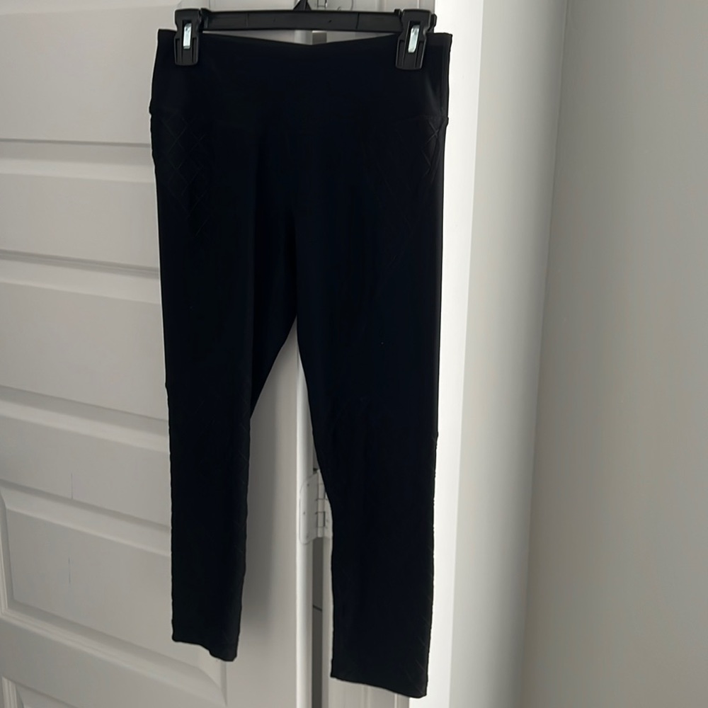 Black capri leggings